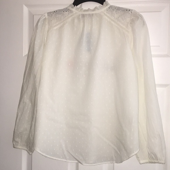 Loft, Womens blouse, size petite Medium - Picture 4 of 5